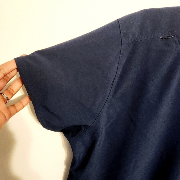 Carhartt | Women's Navy Blue V-Neck Modern Fit Scrubs Top Or Shirt (Size XL) - Picture 5 of 12